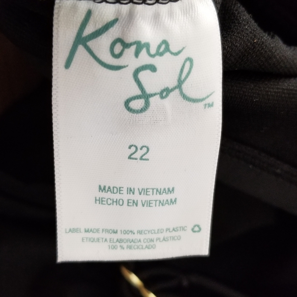 NWOT Kona Sol Black Scallop Edge One Piece Swimsuit Size 22 - Picture 7 of 7